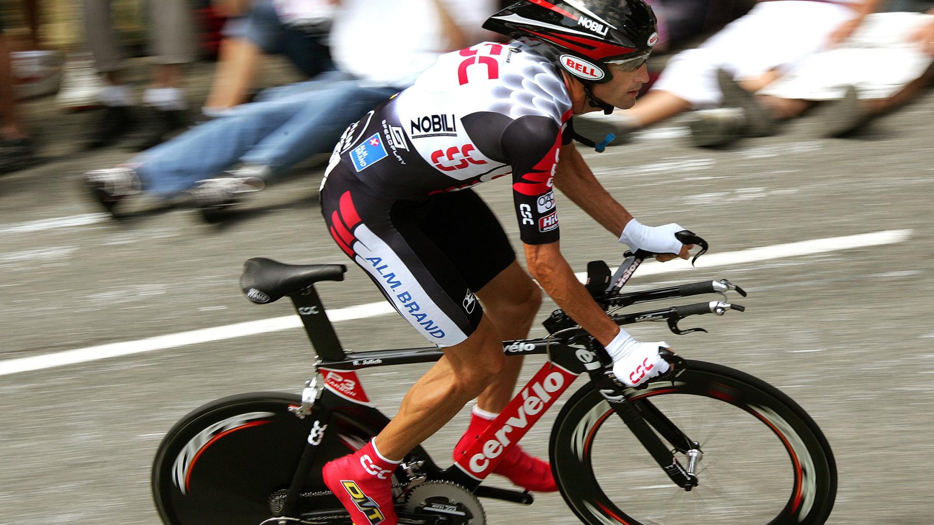 恩多耶-布鲁阿尔展现顶尖耐力与速度，恩多尔盖布神