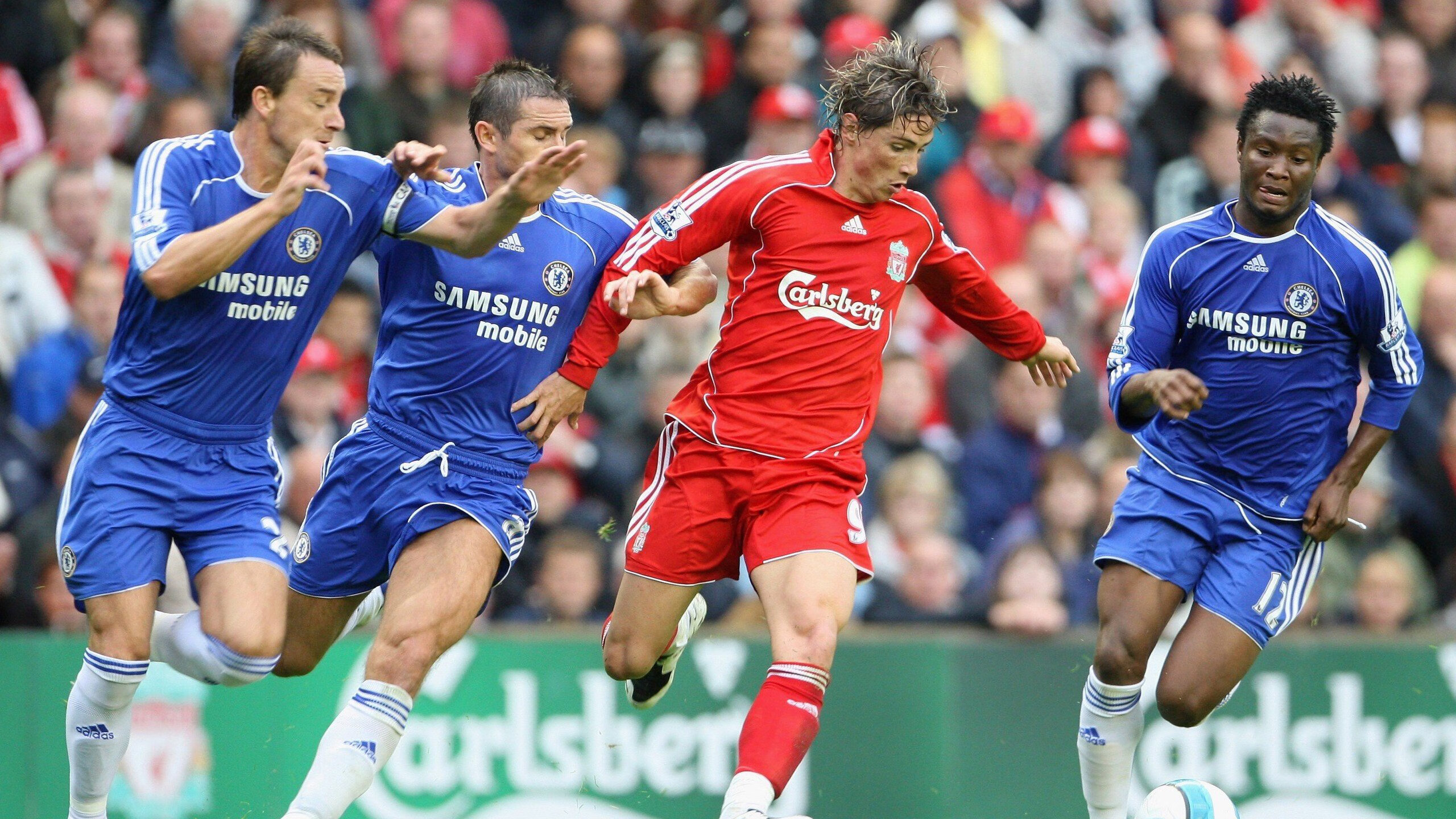 1000元套餐成新生入学“刚需”，家长感叹经济压力大